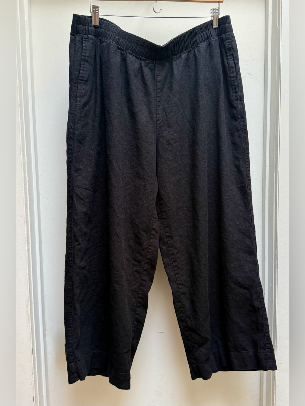 Old Navy High-Waisted Linen-Blend Super Wide-Leg Pants - Picture 3 of 6
